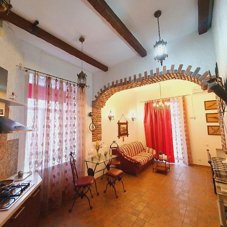 Inn Home Apartments-Olimpiysky Stadium Area 키예프 외부 사진